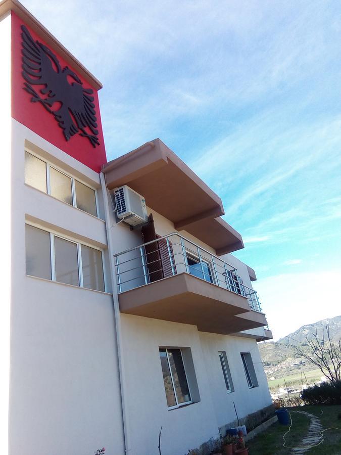 Eagle House Villa Permet Luaran gambar